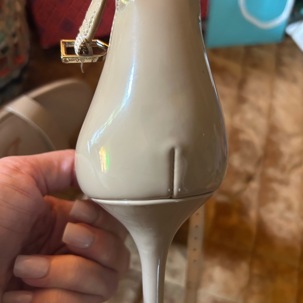 Sam Edelman Women's Elegant Cream Heels - Picture 7 of 9